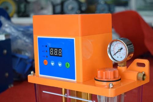 【】批發(fā)銷(xiāo)售注油機(jī) 注塑機(jī)潤(rùn)滑油泵,機(jī)床自動(dòng)潤(rùn)滑泵 數(shù)顯